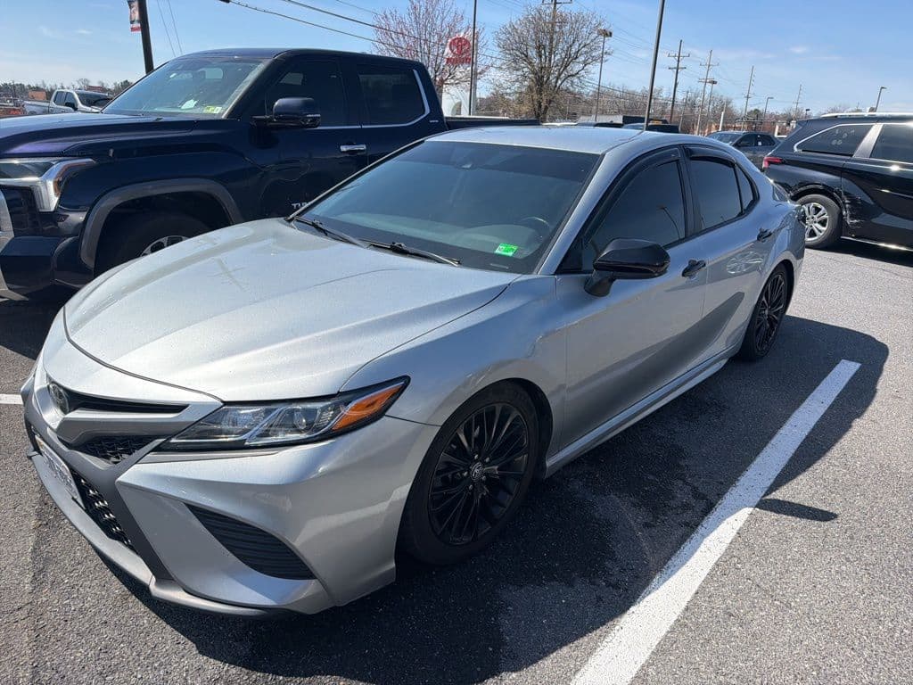 2020 Toyota Camry SE Nightshade Sedan 4T1G11AK3LU323520